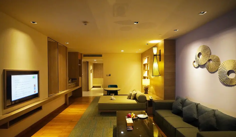 网上订房不是本人可以入住吗