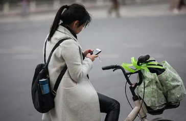 抖音极速版周末逛街开红包是真的吗