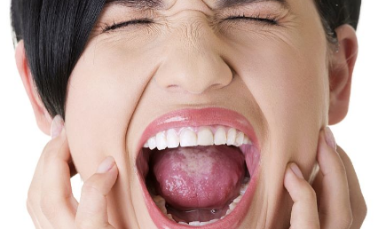 舌头烫起泡了能吃零食吗