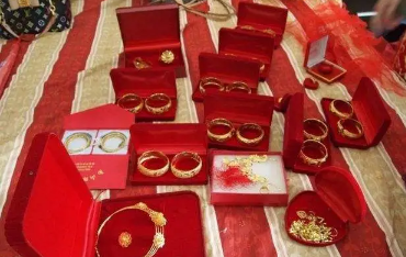 2023年正月初四订婚可以去男方家吗