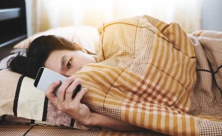 抖音刚刚在那边看到你啥梗什么意思