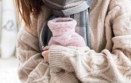 冬天手脚冰凉怎么回事女人