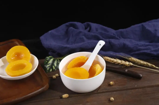 做黄桃罐头的黄桃要用硬的还是软的