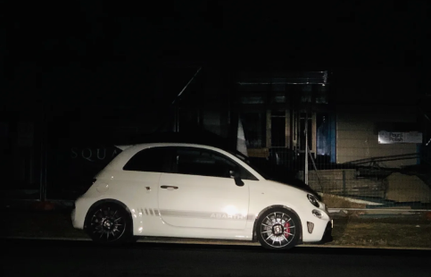 新车无牌可以停路边吗