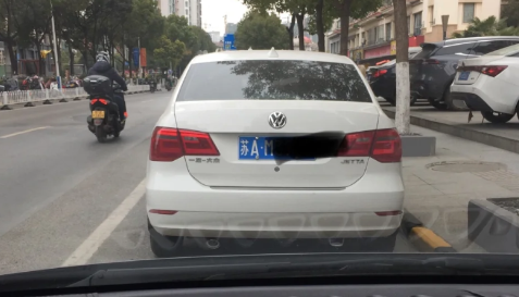 无牌车停路边违法吗