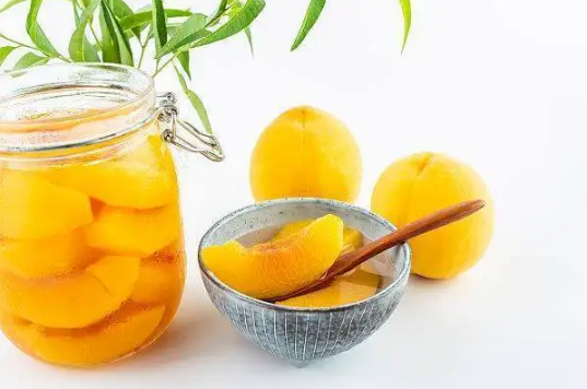 黄桃罐头过期了还能吃吗