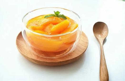 黄桃罐头里面有白色漂浮物可以喝吗