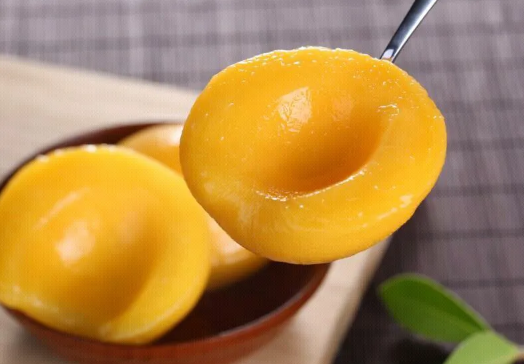 黄桃罐头里面有白色漂浮物可以喝吗