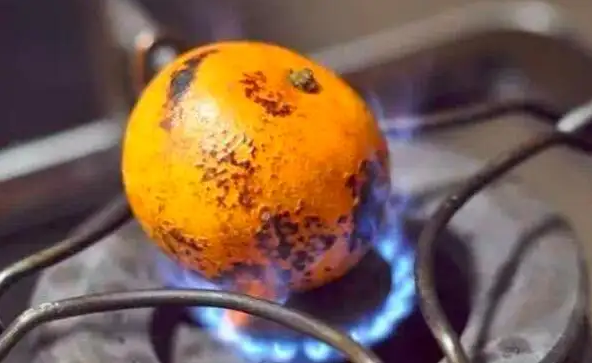 烤橘子止咳带皮吃吗