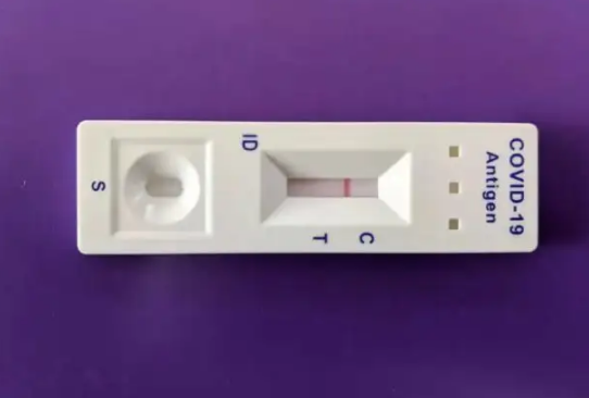 发烧做抗原一道深一道浅正常吗