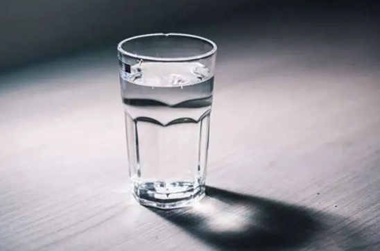 电解质水用冰糖还是白糖好