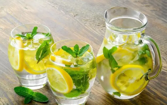 柠檬做电解质水要去皮吗