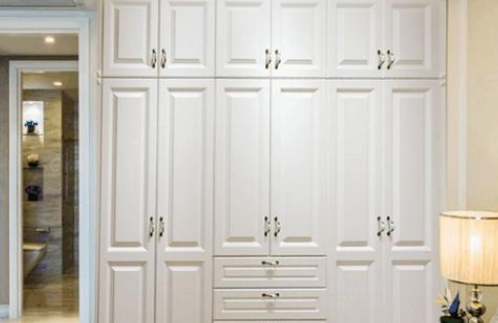 屋里新打个衣柜可以住人吗