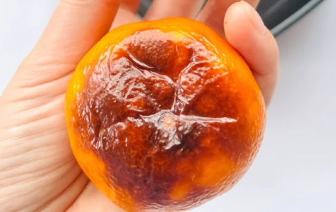 给宝宝吃了燃气灶烤的橘子有事吗