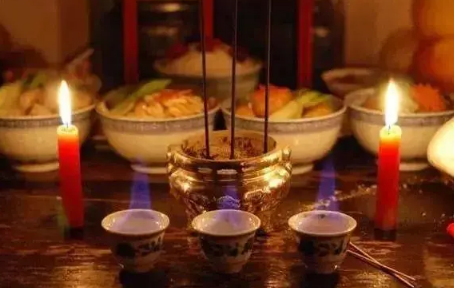 2023过年请祖宗早上请还是晚上请