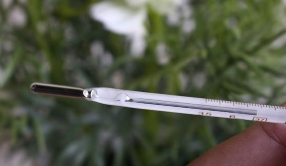 水银温度计测腋下要加0.3吗