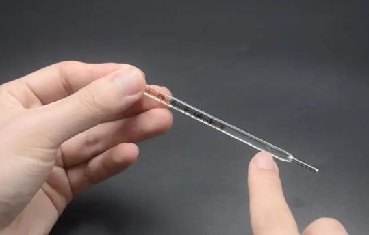 体温计甩到35以下还是甩到底