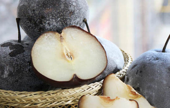 冻梨是在冷水中解冻还是自然解冻