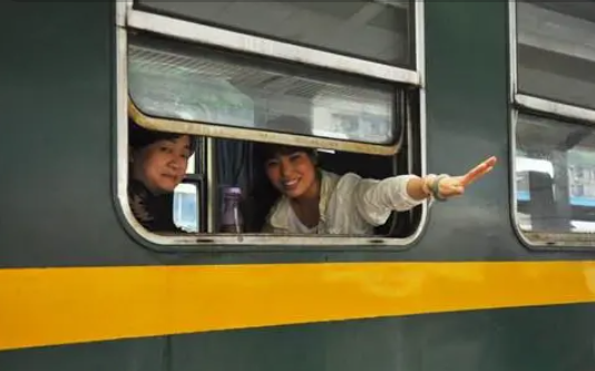 现在坐火车还要带口罩吗最新2023