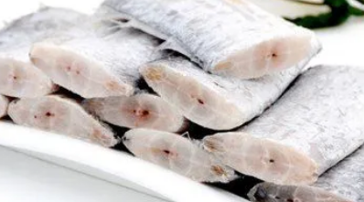 包装带鱼段两侧发黑了能吃吗