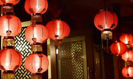 灯笼过小年就挂吗2023