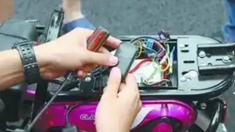 电动车定位追踪器怎样安装