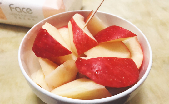 拉肚子吃苹果是蒸还是煮着吃