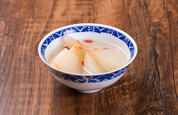 煮梨水用开水还是冷水