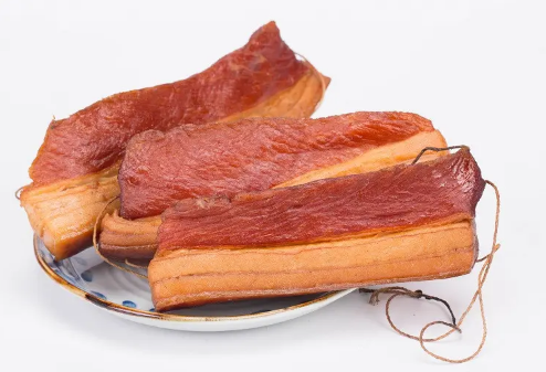 腊肉烧皮好吃还是不烧皮好吃