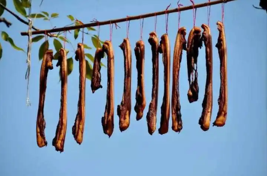 腊肉腌制好了可以直接吃吗