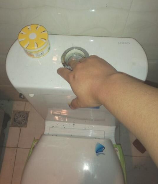 洁厕灵怎么用