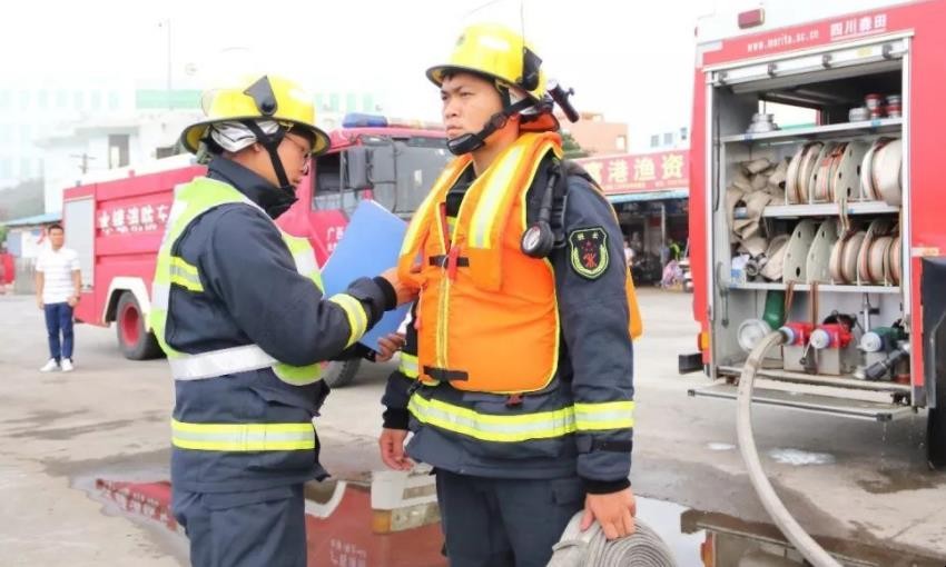 易燃易爆场所不能穿什么衣服
