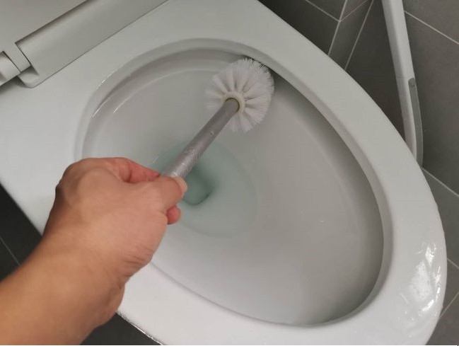 坐便器堵了怎么办