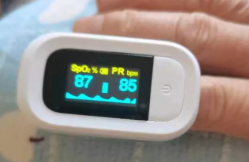 血氧值一会八十几一会九十几正常吗