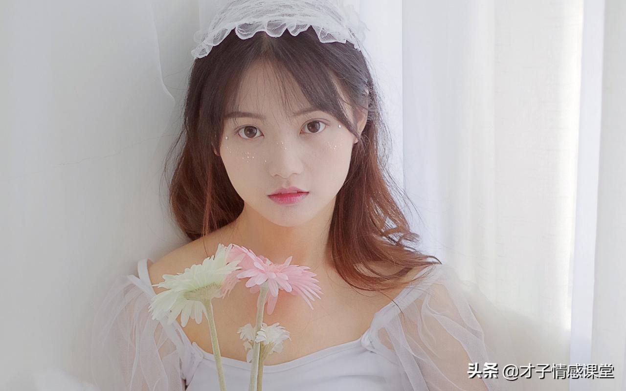 能让男人秒回消息的女人,有什么独家秘诀?教你“握住”他的心