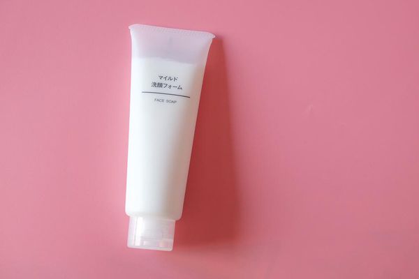 洗面乳.jpg