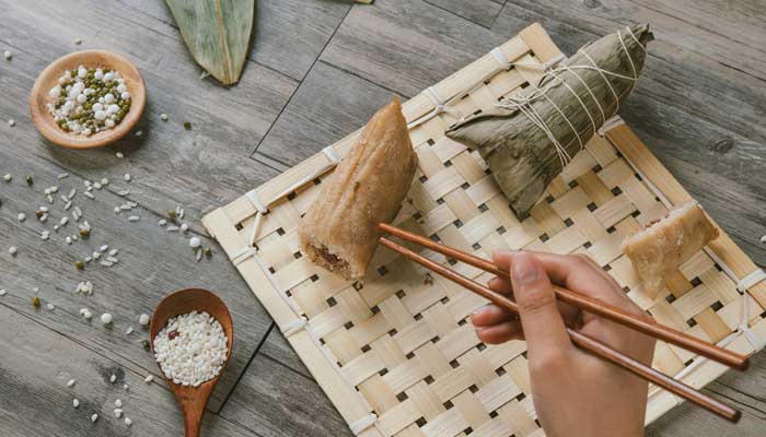 包粽子糯米要泡多长时间 包粽子糯米要泡多长时间最好吃