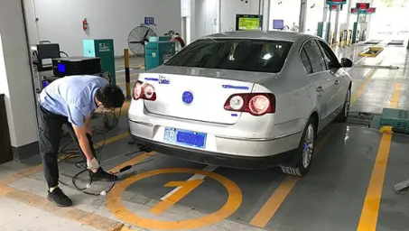 改灯能过年检吗