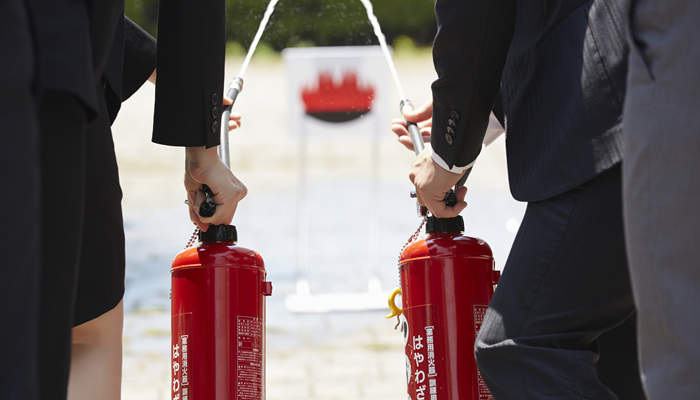 二氧化碳灭火器的使用方法及注意事项 二氧化碳灭火器的使用方法及注意事项有哪些