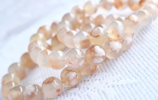 樱花玛瑙是人造的吗 玛瑙戴在左手还是右手 玛瑙戴在左手还是右手?樱花玛瑙是人造的吗