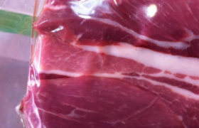 猪肉变成深褐色怎么回事