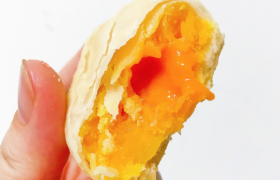 盒马现烤流心奶黄月饼可以放第二天吃吗