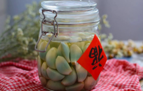 腊八蒜需要冷热交替存放吗