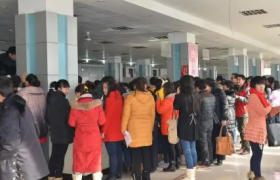 2022年初二民政局上班吗