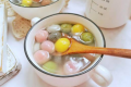 煮汤圆要搅拌吗