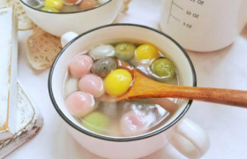 煮汤圆要搅拌吗