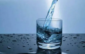 人喝酸性水好还是碱性水好