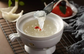 燕窝炖好是糊状还是条状