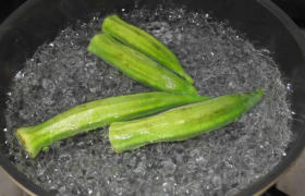 秋葵焯水用放盐吗