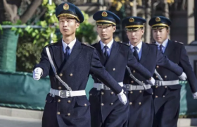 家里进贼可以不交物业费吗